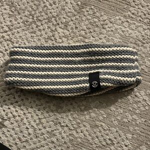 Lululemon Athletica Gray and Cream Knit Headband